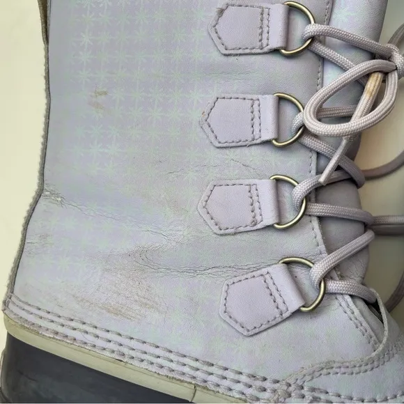 Sorel Lavendar Insulated Caribou Boots, Size 11