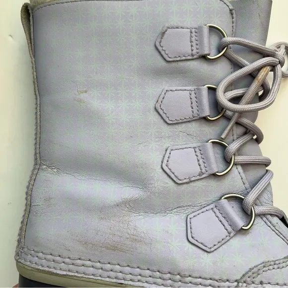 Sorel Lavendar Insulated Caribou Boots, Size 11