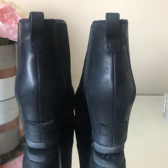 SOREL Lea™ Ankle Black Boots