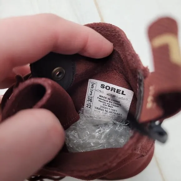 Sorel NWT Hi-Line lace up combat boots waterproof suede red
