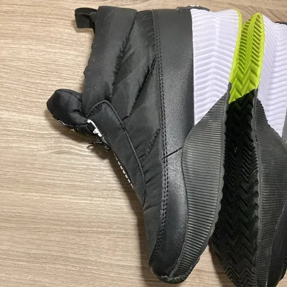 Sorel out and about puffy sneakers 7,5