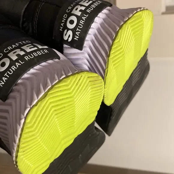 Sorel out and about puffy sneakers 7,5