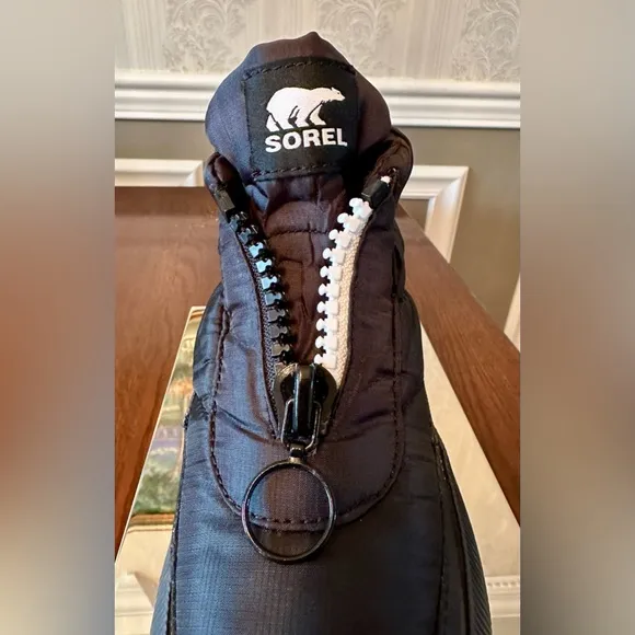 SOREL! Out N About III/Puffy Zip/🌧️Waterproof Boots⛄️/blk wte/size-6