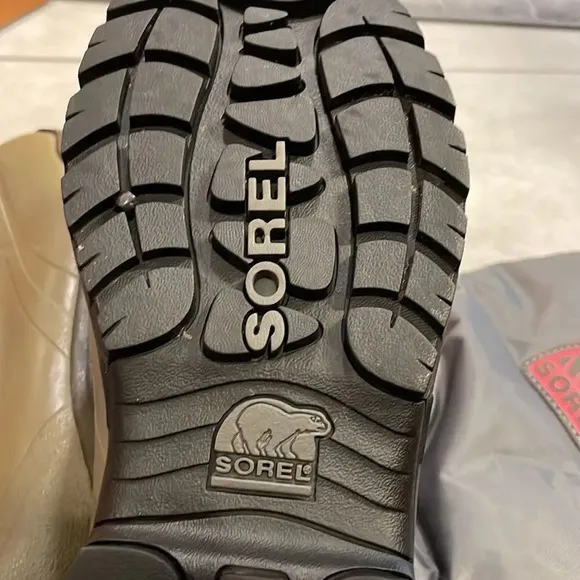 Sorel Snow Lion II woman’s green and grey waterproof and insulated boots