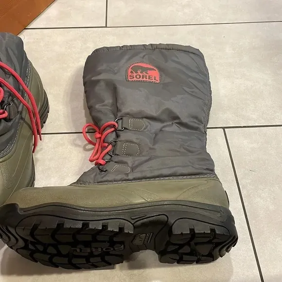 Sorel Snow Lion II woman’s green and grey waterproof and insulated boots