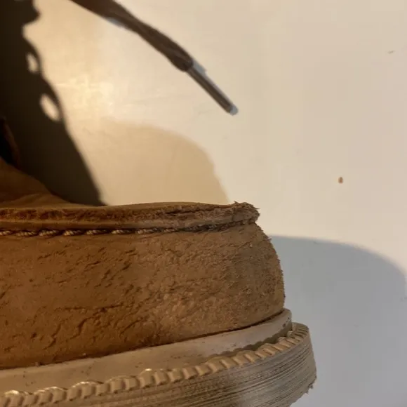 Sorel waterproof boots NOTE: size 8