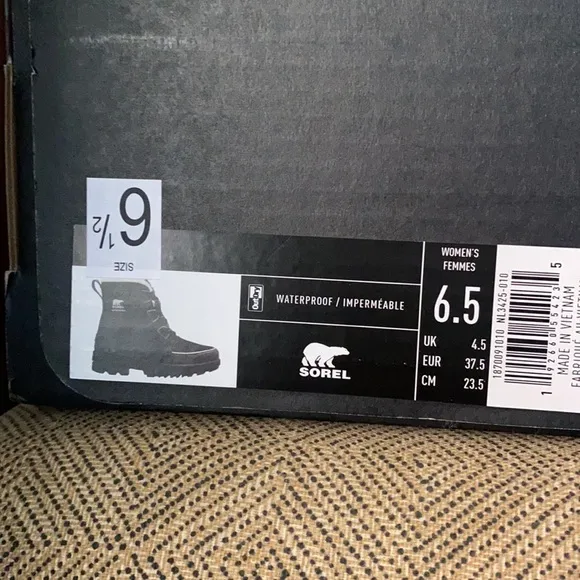 ~Sorel~ Waterproof Fur-Lined Black Suede Laced Boots
