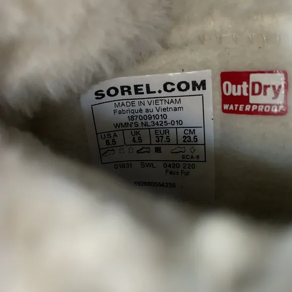 ~Sorel~ Waterproof Fur-Lined Black Suede Laced Boots