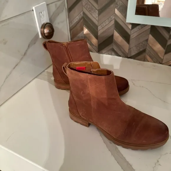 Sorel waterproof honey color boots