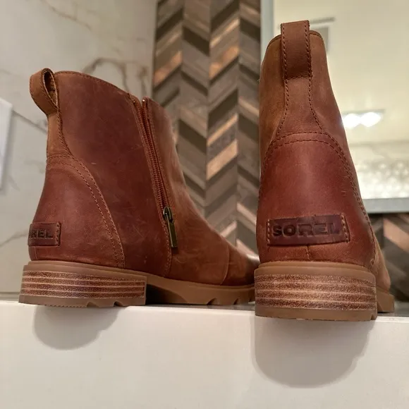 Sorel waterproof honey color boots