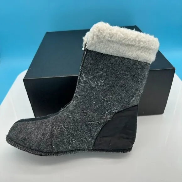Sorel Women's Caribou Insulated Waterproof Winter Snow Boots, Size‎ 8.5, Grey
