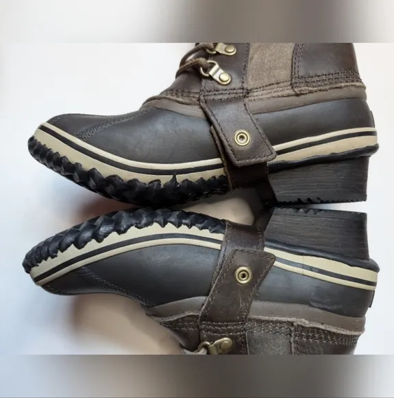 Sorel women's conquest Carly winter boots 7