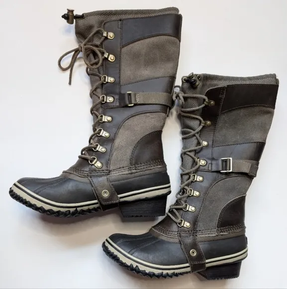 Sorel women's conquest Carly winter boots 7