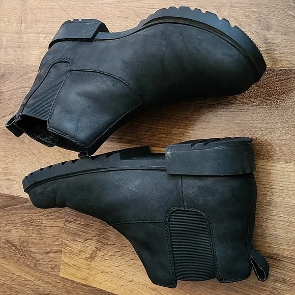 Sorel Womens Emelie II Chelsea Waterproof  Boots In Black/Sea Salt