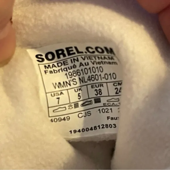 Sorel Women’s Explorer II Joan Cozy - Size 7 - Black &amp; White Sherpa Boots