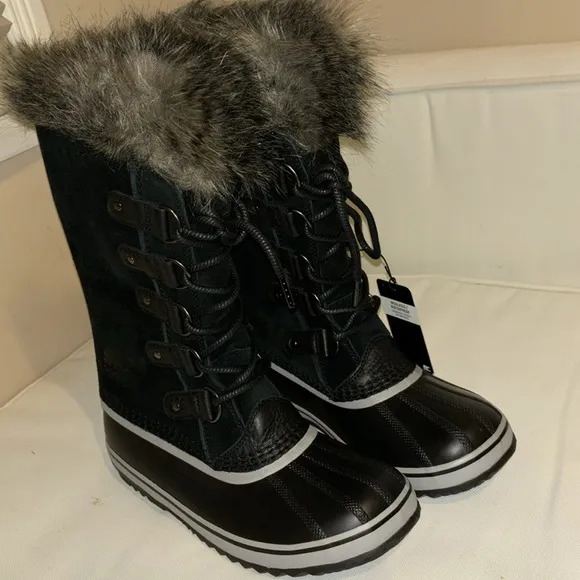 Sorel women’s Joan of Arctic boots black Grey faux fur waterproof lace u…