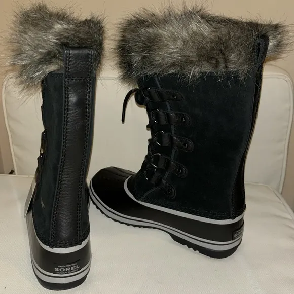 Sorel women’s Joan of Arctic boots black Grey faux fur waterproof lace u…