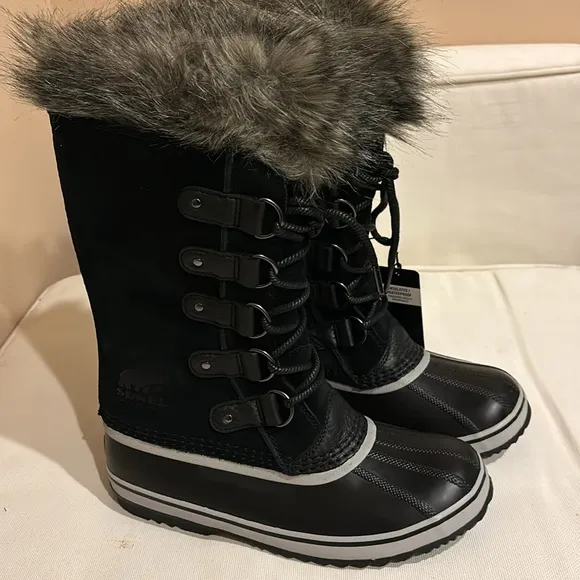 Sorel women’s Joan of Arctic boots black Grey faux fur waterproof lace u…