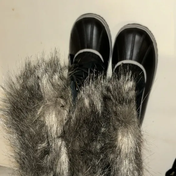 Sorel women’s Joan of Arctic boots black Grey faux fur waterproof lace u…