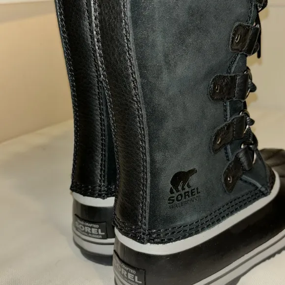 Sorel women’s Joan of Arctic boots black Grey faux fur waterproof lace u…