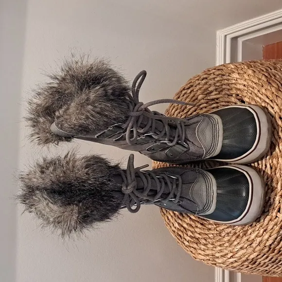 Sorel Womens Joan of Arctic Tall Winter Boots Grey Suede Faux Fur Lace Up Size 8