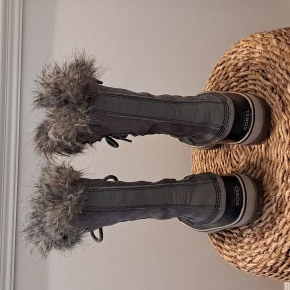 Sorel Womens Joan of Arctic Tall Winter Boots Grey Suede Faux Fur Lace Up Size 8
