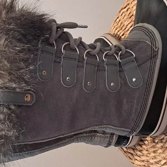 Sorel Womens Joan of Arctic Tall Winter Boots Grey Suede Faux Fur Lace Up Size 8