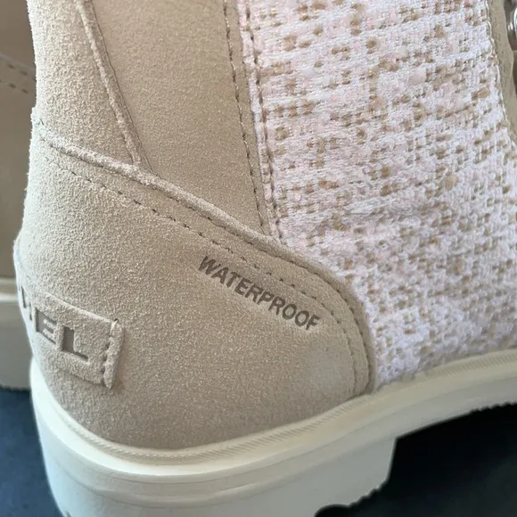 Sorel Women's Lennox  lace cozy WP boots 9 NWT