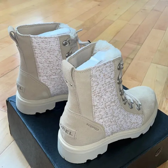 Sorel Women's Lennox  lace cozy WP boots 9 NWT