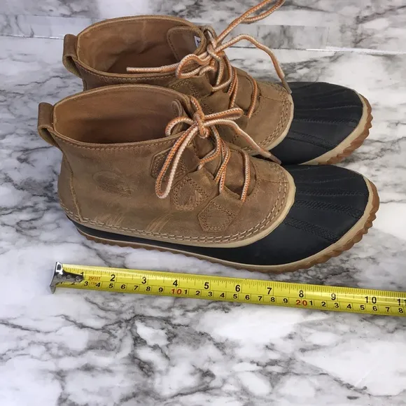 Sorel Women’s Out 'N About Brown Leather Rubber Lace Duck Boots waterproof Sz7.5
