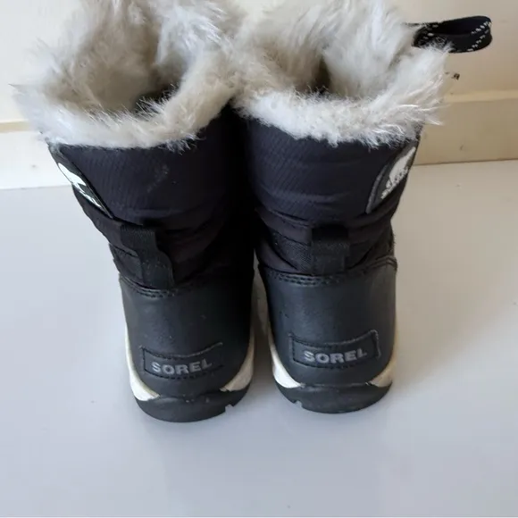 Sorel Women's Whitney II Short Lace Waterproof Faux Fur Lined Boots SZ 8.5