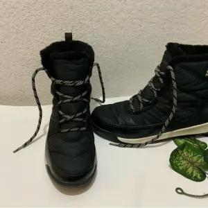 Sorel Women's Whitney II Short Lace Waterproof Boots Black, Size 9.5 M