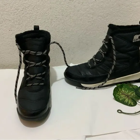 Sorel Women's Whitney II Short Lace Waterproof Boots Black, Size 9.5 M