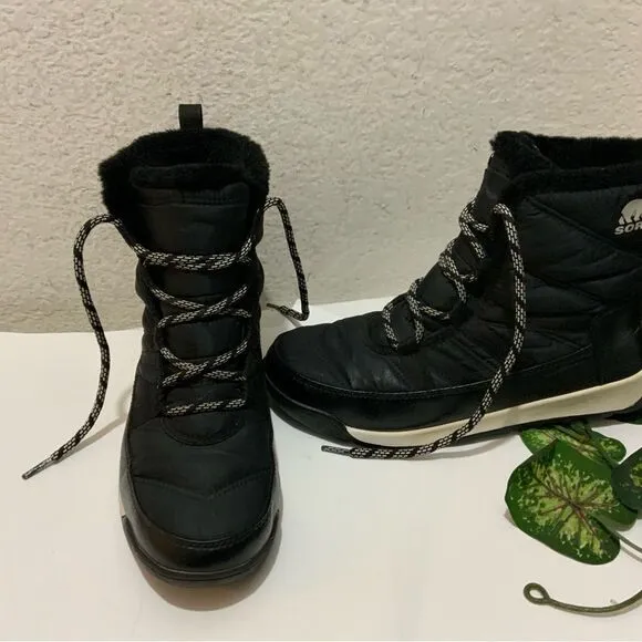 Sorel Women's Whitney II Short Lace Waterproof Boots Black, Size 9.5 M