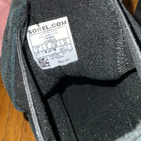 Sorel Youth Cheyanne II Chelsea Snow Boot. Warm Winter Waterproof Boot. Size 6Y