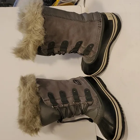 Sorel Youth Joan of Arctic Waterproof Insulated Winter Boots Gray Black …