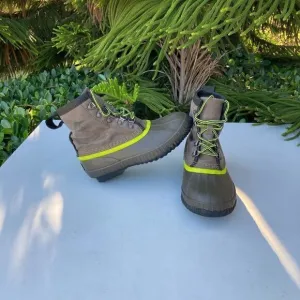 Sorel Cheyanne Waterproof Duck Boots Boys Size: 3