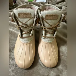 Sperry Saltwater Duck Booties 7.5 Rose/Oat color