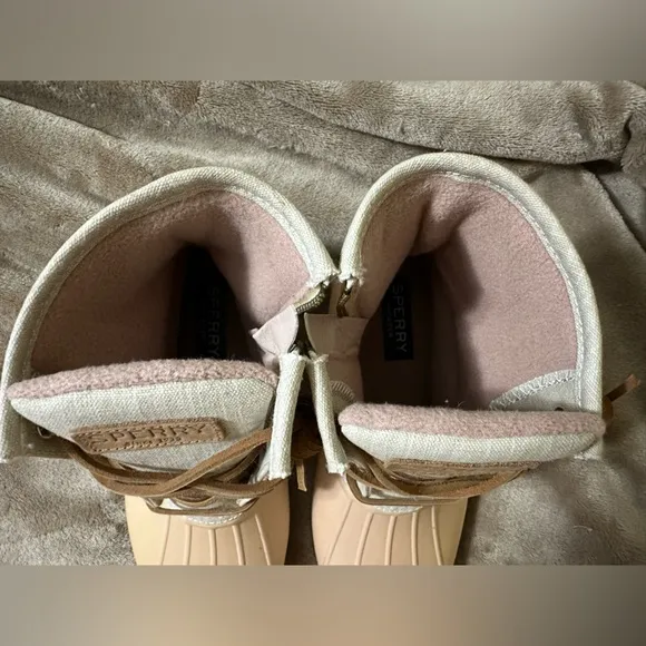 Sperry Saltwater Duck Booties 7.5 Rose/Oat color