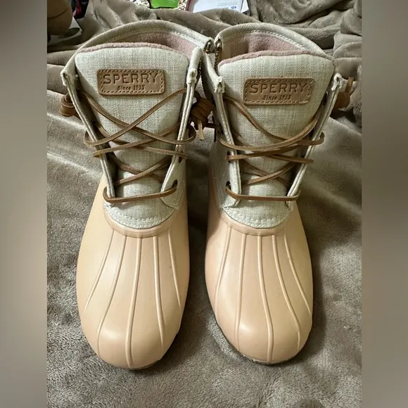 Sperry Saltwater Duck Booties 7.5 Rose/Oat color