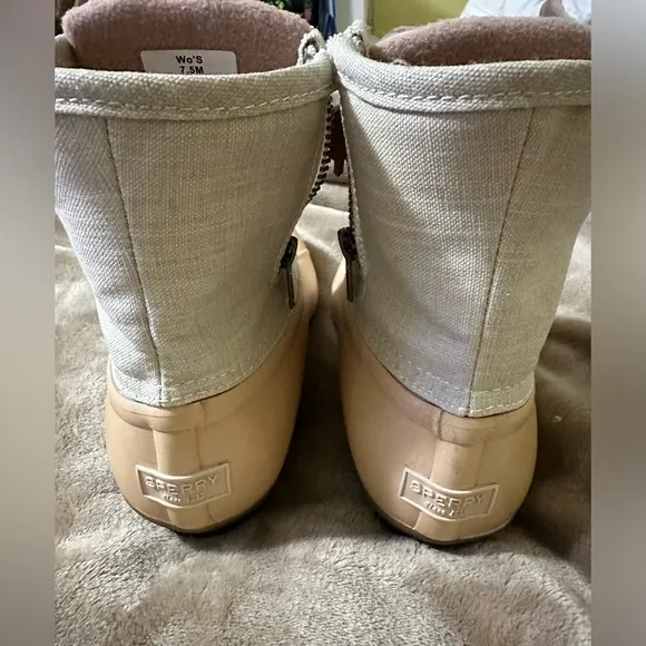 Sperry Saltwater Duck Booties 7.5 Rose/Oat color