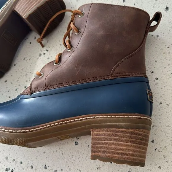 Sperry Women's Saltwater Brown/Navy Leather/Rubber Duck Rain Boots Heel Size 10