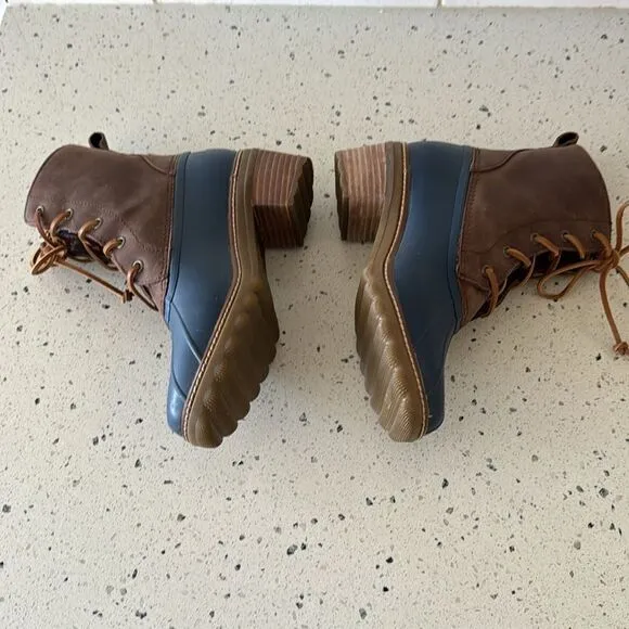 Sperry Women's Saltwater Brown/Navy Leather/Rubber Duck Rain Boots Heel Size 10