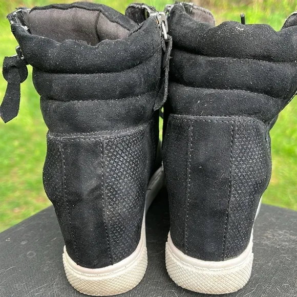 Steve Madden Llynn Black high top Canvas Wedge Heel Womens size 7.5