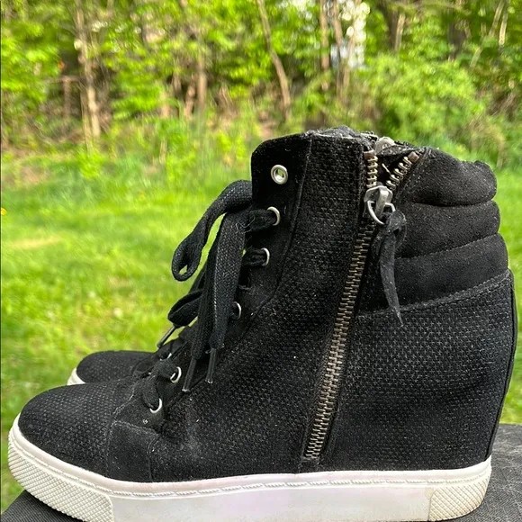 Steve Madden Llynn Black high top Canvas Wedge Heel Womens size 7.5