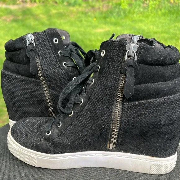 Steve Madden Llynn Black high top Canvas Wedge Heel Womens size 7.5