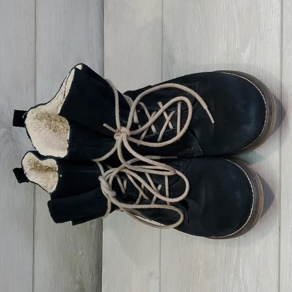 Steve Madden Women Corrigan Black Insulated lined boots shoes sz 9.5