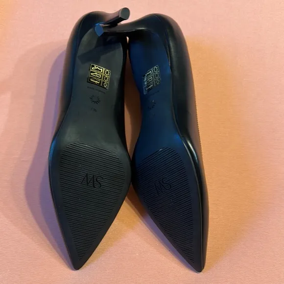 Stuart Weitzman Black Leather Women's Shoes. Size7.5
