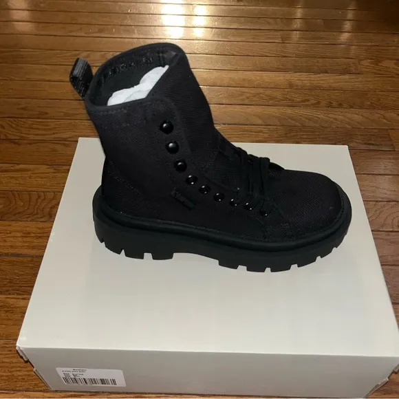 Superga Alpine Apex Lace Up Ankle Boot All Black Women’s Size 5