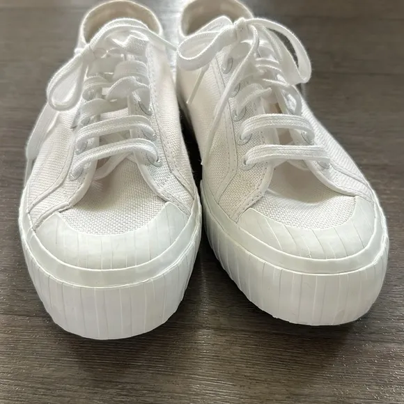 Superga White Canvas Shoes Size 8 Mens 9 1/2 Womens